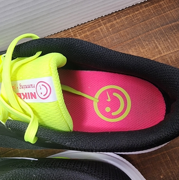 NIKE - Air Winflo 10 Men's Running Shoes - Size: 11 - Picture 3 of 15